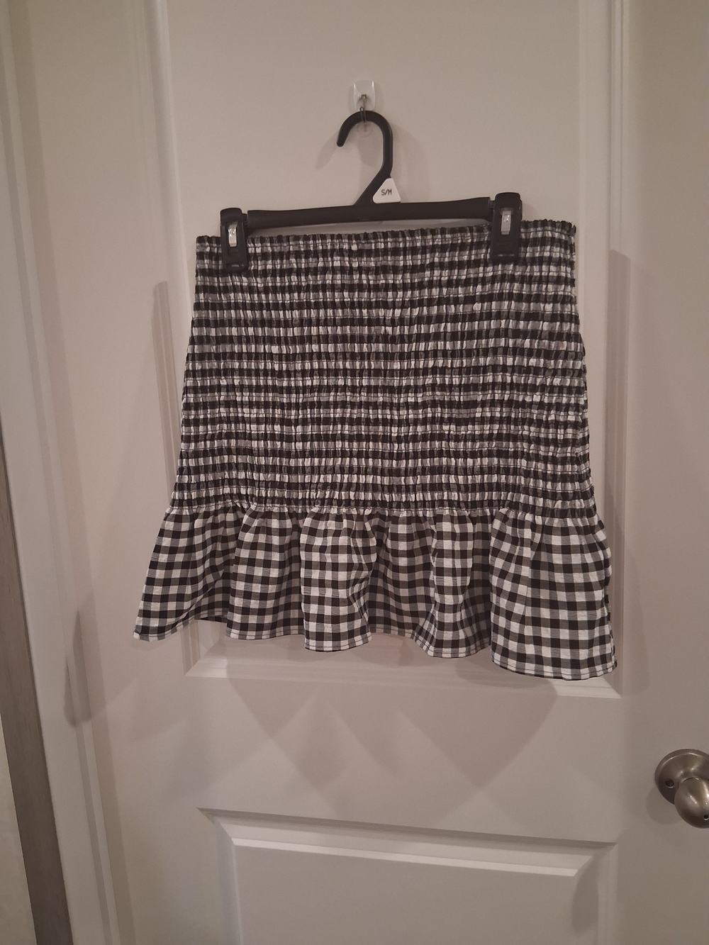 H&M Black and White Gingham Smocked Ruffle Mini Skirt Size Medium